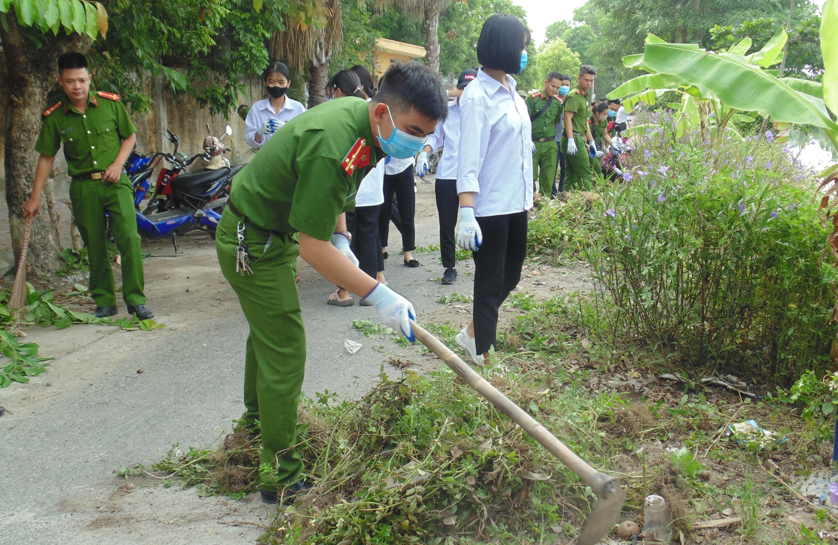 Phòng Cảnh sát môi trường: Đẩy mạnh tuyên truyền, vận động thu gom rác thải